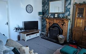 Cosy Cottage With Sea & Mountain Views Carnlough