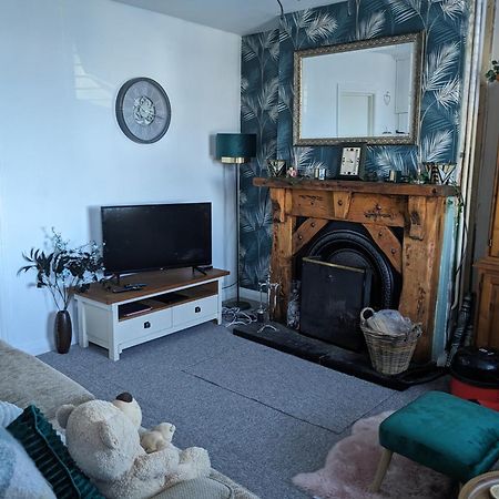 Cosy Cottage With Sea & Mountain Views Carnlough Exterior photo